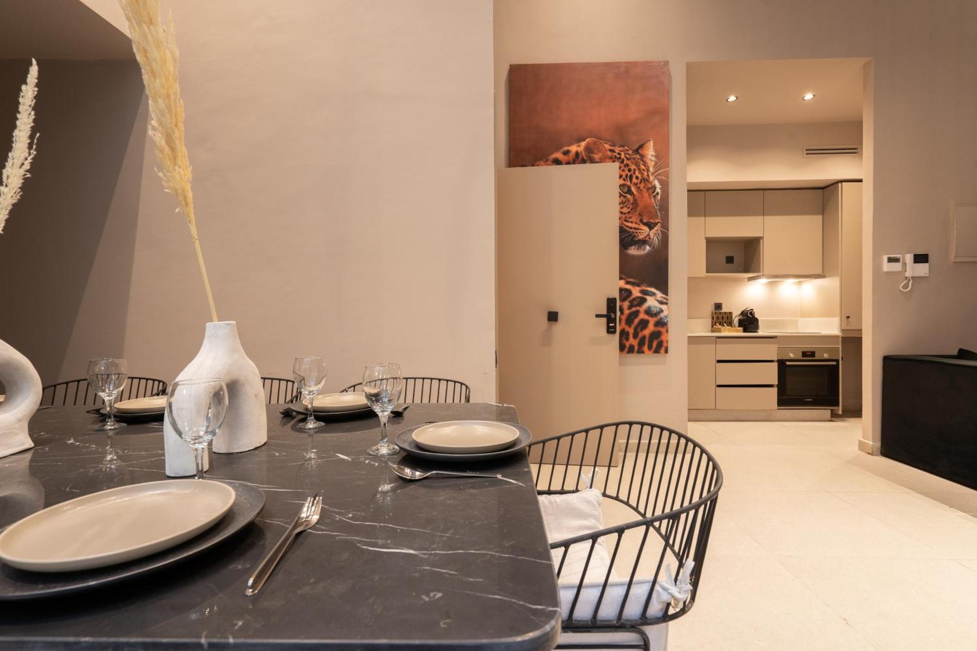 Twenty Six Anfa Luxury Residence By Shortstaycasa-Central-Parking Casablanca Exterior photo