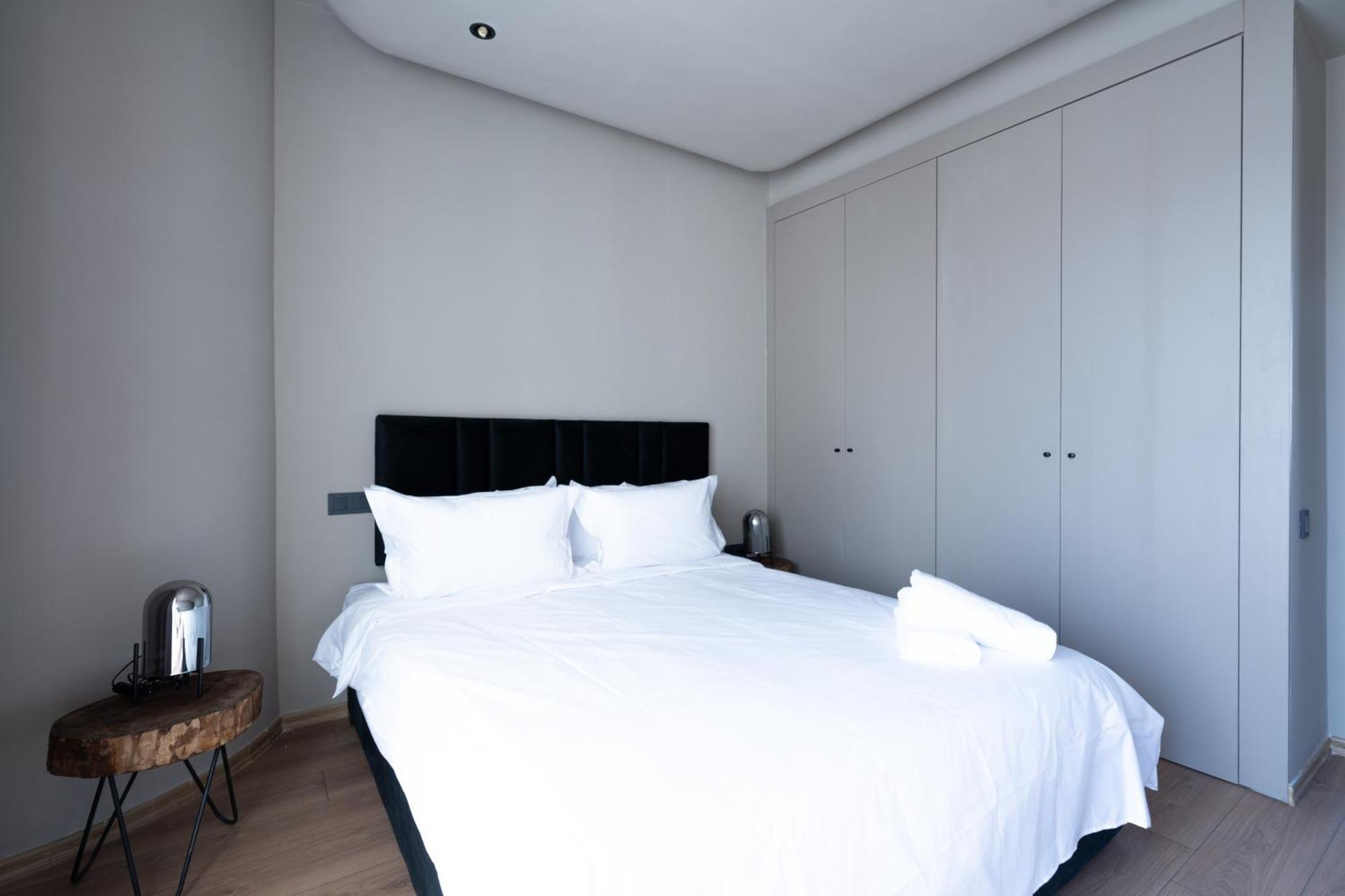 Twenty Six Anfa Luxury Residence By Shortstaycasa-Central-Parking Casablanca Exterior photo
