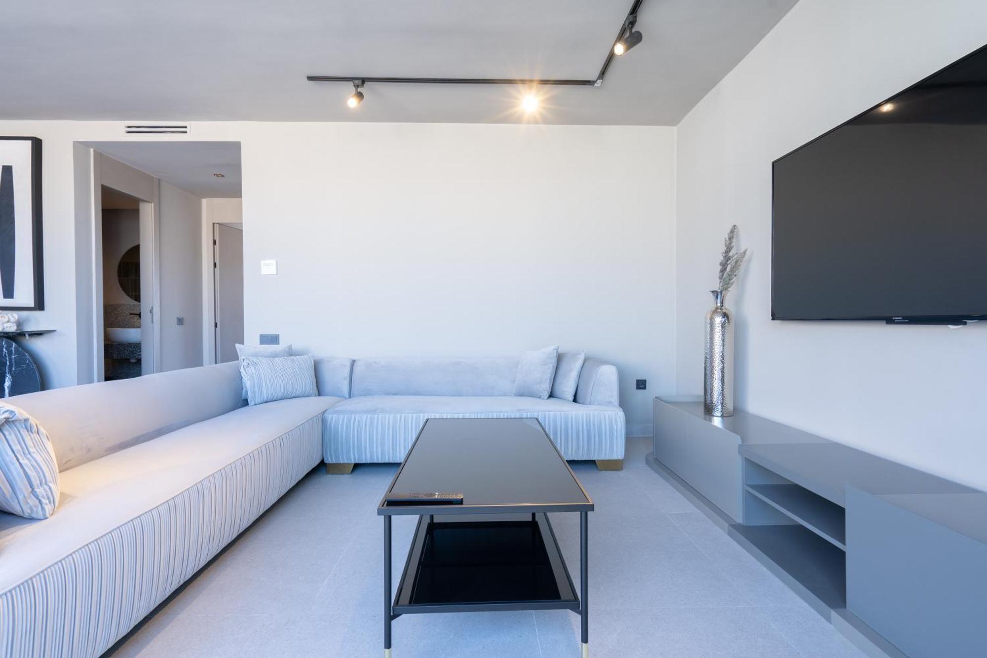 Twenty Six Anfa Luxury Residence By Shortstaycasa-Central-Parking Casablanca Exterior photo