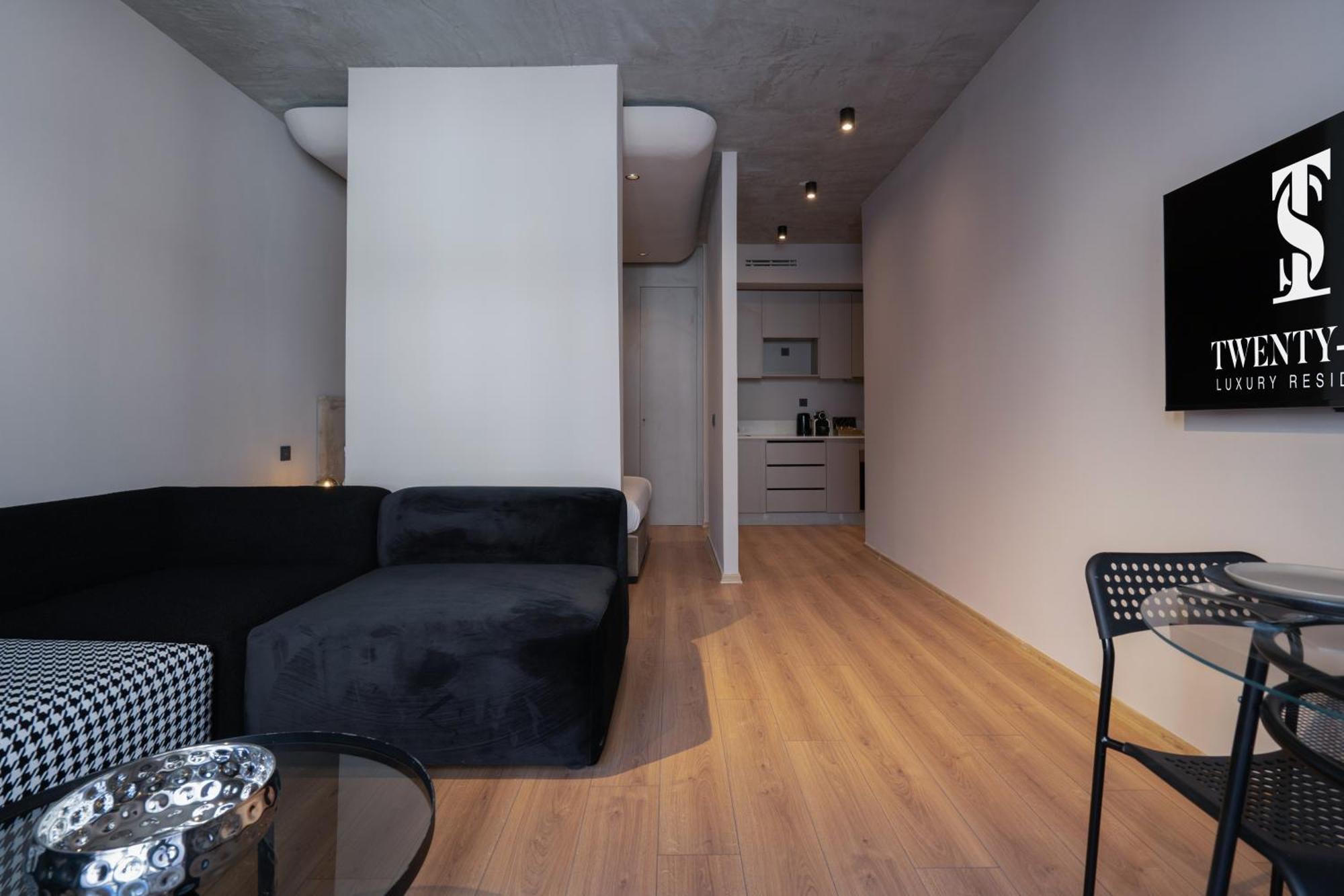 Twenty Six Anfa Luxury Residence By Shortstaycasa-Central-Parking Casablanca Exterior photo