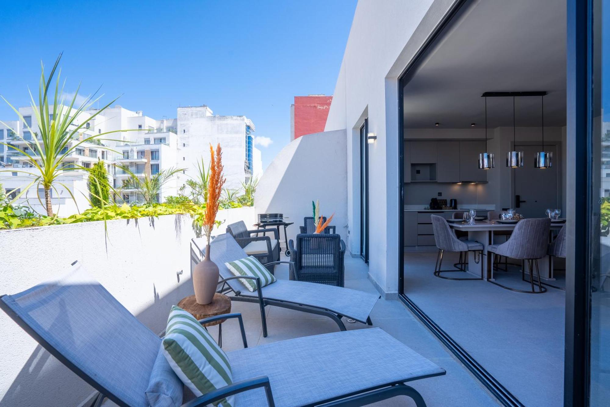 Twenty Six Anfa Luxury Residence By Shortstaycasa-Central-Parking Casablanca Exterior photo